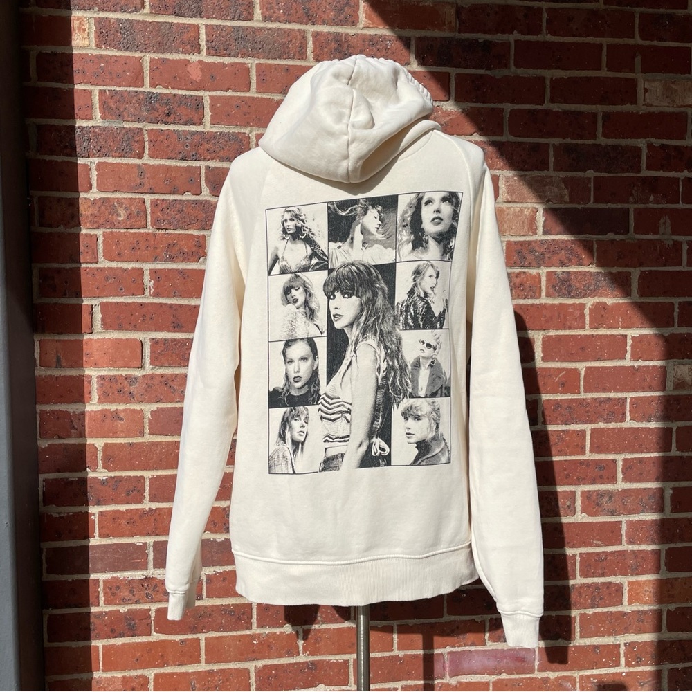 Taylor Swift The Eras Tour Cream Sweatshirt Hoodie Medium Cotton Blend